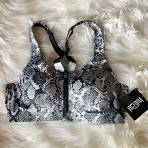 NWT Victoria Sport Incredible sports bra 34B